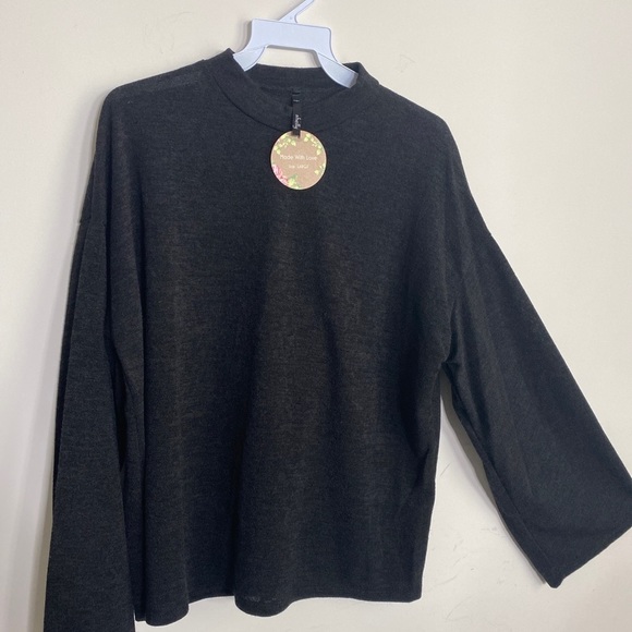 Black Casual Lightweight Knit Sweater - Picture 5 of 8
